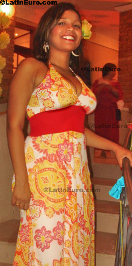 Date this voluptuous Brazil girl Bruna from Natal B246