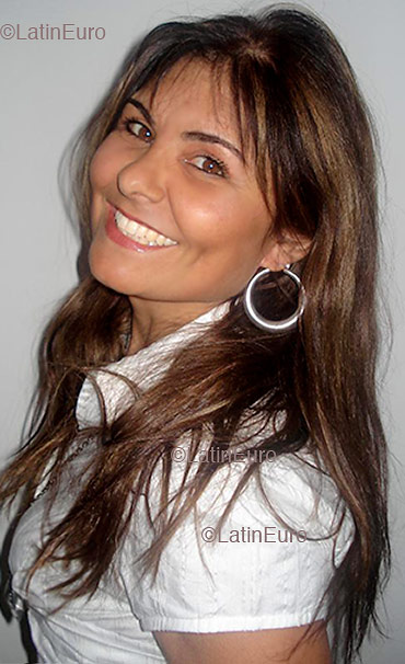 Date this funny Brazil girl Maria from Curitiba B2496