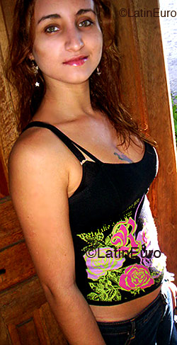 Date this voluptuous Brazil girl Daiane from Itajai B2516