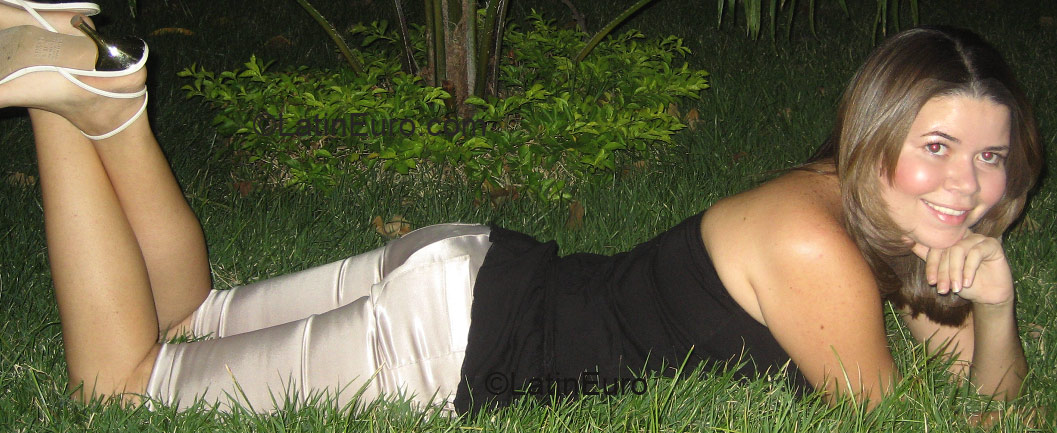 Date this voluptuous Brazil girl Paula from SOUSA B1000