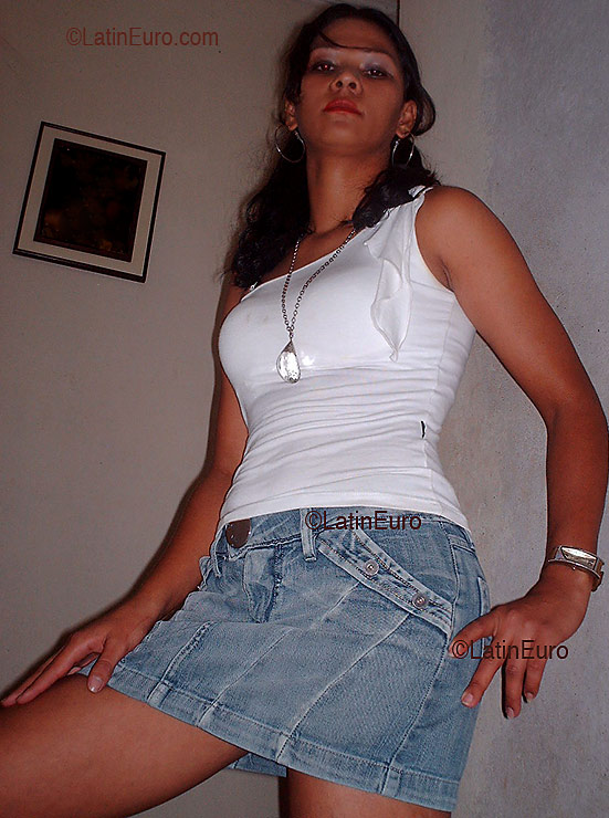 Date this sensual Brazil girl Eliete from GOVERNADOR VALADARES B2625