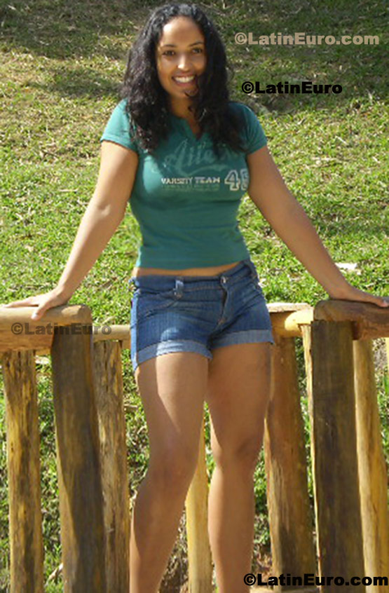 Date this good-looking Brazil girl Ana from Campinas B263