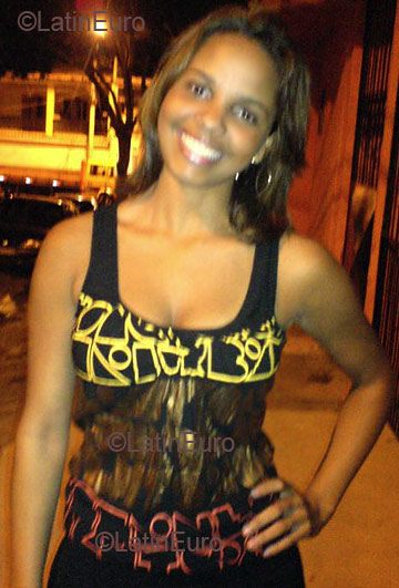 Date this sensual Brazil girl Juliana from SERRA B2649