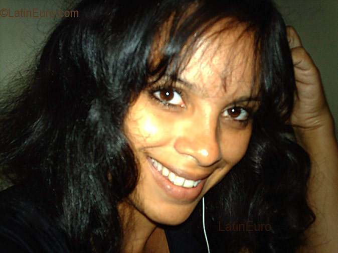 Date this charming Brazil girl Andreia from VITORIA B2654