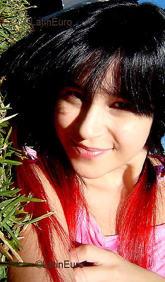 Date this voluptuous Brazil girl Flavia from CURITIBA B2787