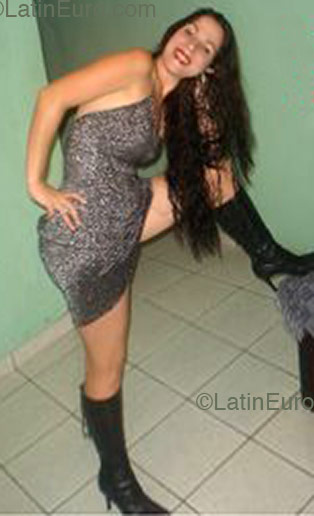 Date this hard body Brazil girl Cleidimar from IPATINGA B2901