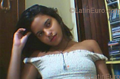 Date this nice looking Brazil girl Paula from PALMARES B2902