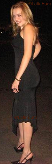 Date this delightful Brazil girl Rosiane from GAMA B2905