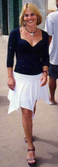 Date this good-looking Brazil girl Aparecida from CARATINGA B2908