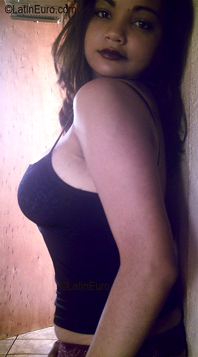Date this delightful Brazil girl Fernanda from GRAVATA B2985