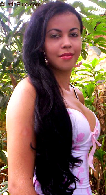 Date this charming Brazil girl Wecila from MARABA B3036