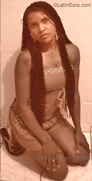 Date this hard body Brazil girl Roselea from VILA VELHA B3067