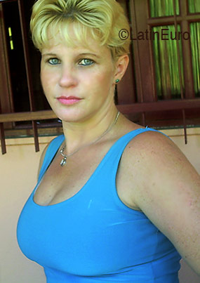 Date this delightful Brazil girl Iedda from CACHOEIRO DE ITAPEMIRIM B3075