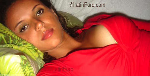 Date this lovely Brazil girl Elisangela from IPORA B3097