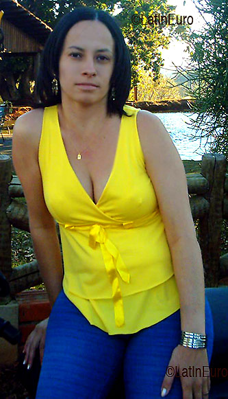 Date this passionate Brazil girl Cristiane from GOIATUBA B3099