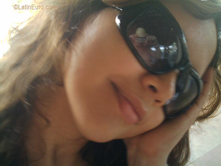 Date this happy Brazil girl Cintia from FORTALEZA B3115