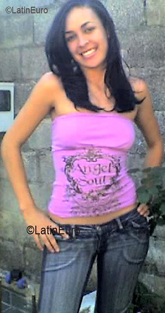 Date this happy Brazil girl Fabiana from BELO HORIZONTE B3117