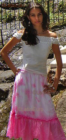 Date this happy Brazil girl Geysa from SAO PAULO B3176