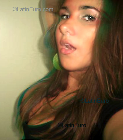 Date this athletic Brazil girl Rafaella from RIO DE JANEIRO B3198