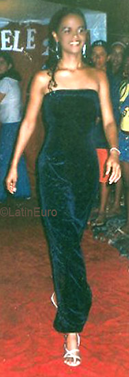 Date this stunning Brazil girl Daianne from  B3200