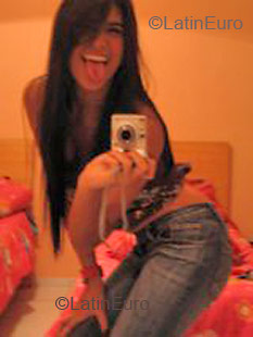 Date this voluptuous Brazil girl Yasmim from RIO DE JANEIRO B3239