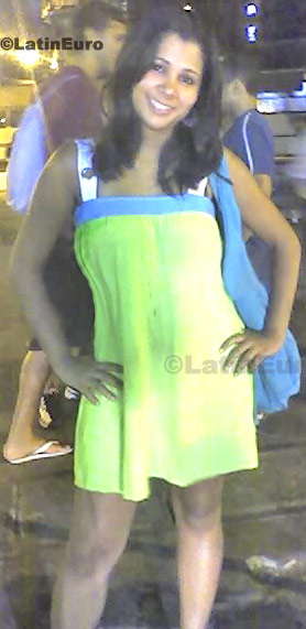 Date this hard body Brazil girl Lueide from Salvador B324