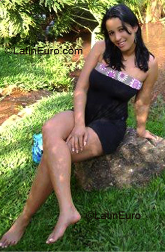Date this gorgeous Brazil girl Sara from GOIANIA B3272