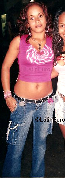 Date this attractive Brazil girl Andrea from RIO DE JANEIRO B3289