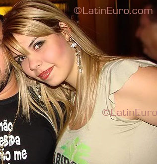 Date this hard body Brazil girl Luana from CARIACICA B3360