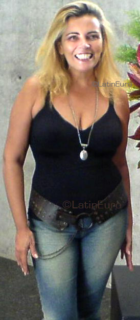 Date this gorgeous Brazil girl Lilia from RIO DE JANEIRO B3409