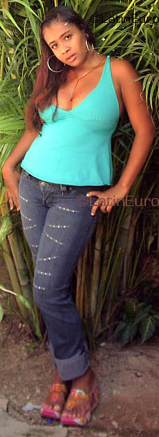 Date this hard body Brazil girl Rosana from JARDIM B3421