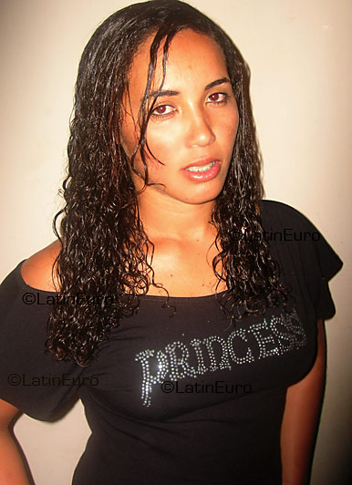 Date this nice looking Brazil girl Elaine from TAGUATINGA B3461