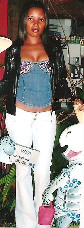 Date this happy Brazil girl Michelle from SALVADOR B3503