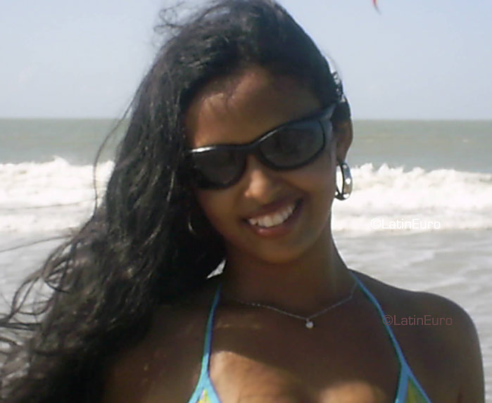 Date this hard body Brazil girl Luana from FORQUILHA B3523