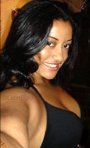 Date this sensual Brazil girl Raissa from FORTALEZA B3537
