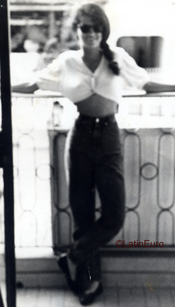 Date this gorgeous Brazil girl Paula from SAO PAULO B3699