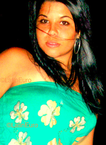 Date this stunning Brazil girl Raquel from IPATINGA B3723