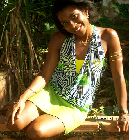 Date this delightful Brazil girl Elyana from SALVADOR B2351