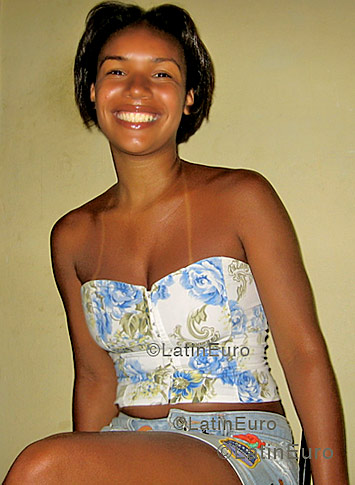 Date this lovely Brazil girl Nane from RIO DE JANEIRO B3837