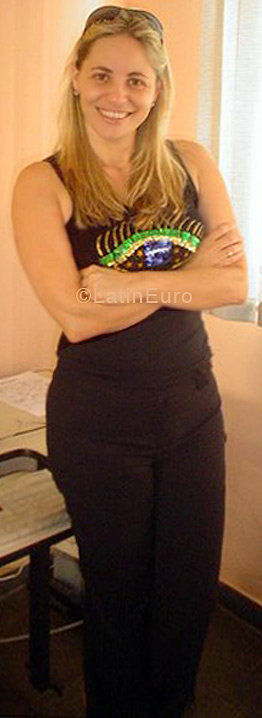 Date this happy Brazil girl Cleide from CARATINGA B3895