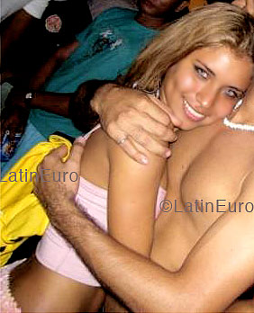 Date this good-looking Brazil girl Angelica from BELEM B3967