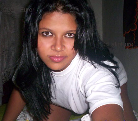 Date this hard body Brazil girl Ana from GOIANIA B4039