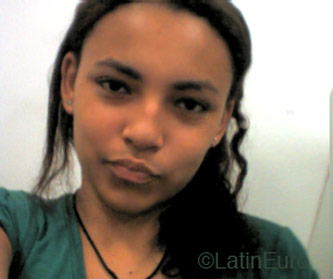 Date this happy Brazil girl Ana from RONDONOPOLIS B4205