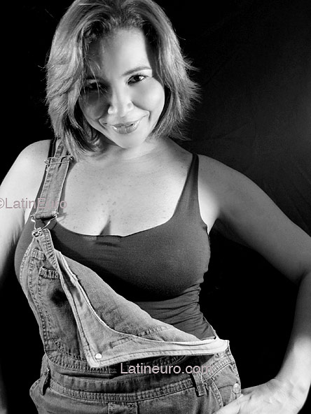 Date this funny Brazil girl Flavia from GOIANIA B4206