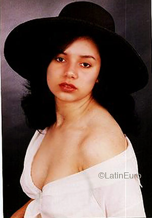 Date this good-looking Brazil girl Denise from LONDRINA B4208