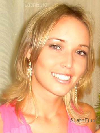 Date this voluptuous Brazil girl Lorraine from CALDAS B4245