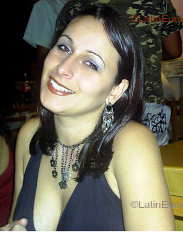Date this nice looking Brazil girl Silamara from  B4388