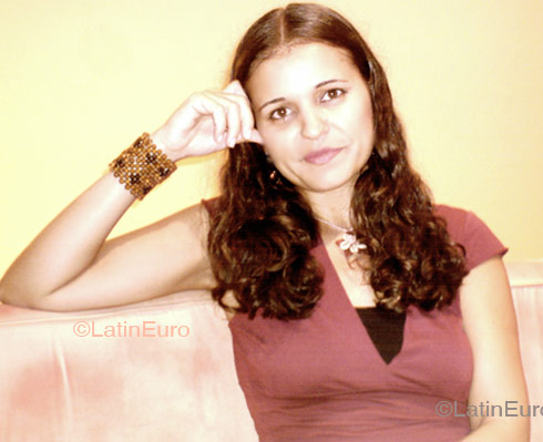 Date this beautiful Brazil girl Daniella from CAROLINA B4394