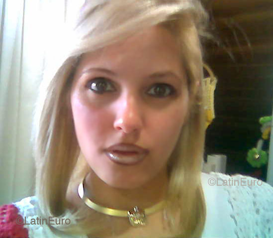 Date this tall Brazil girl Karen from CURITIBA B4459