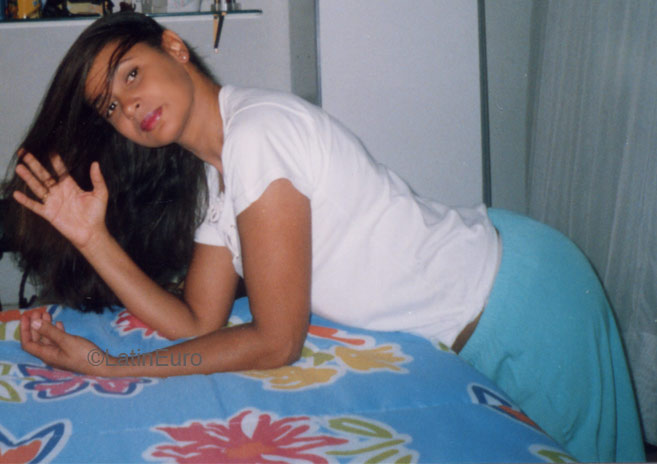 Date this attractive Brazil girl Rosemary from RIO DE JANEIRO B4558